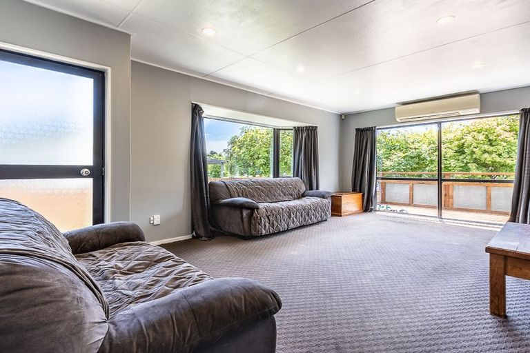 Photo of property in 23 Hookway Grove, Paraparaumu, 5032