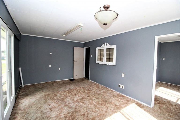 Photo of property in 11 Ross Street, Woodville, 4920