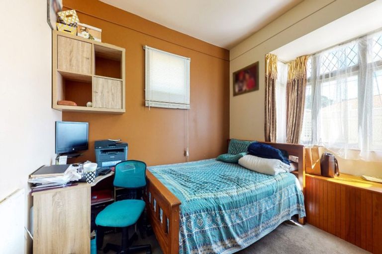 Photo of property in 11 Toru Street, Lyall Bay, Wellington, 6022