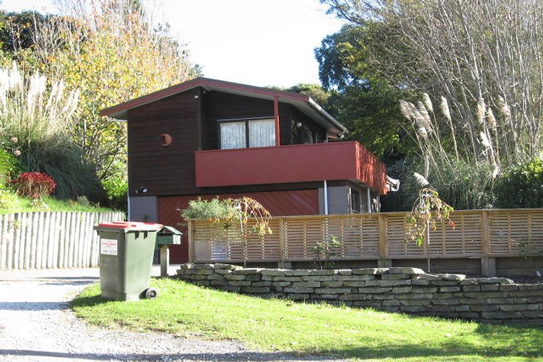 Photo of property in 28 Dell Road, Raumati South, Paraparaumu, 5032