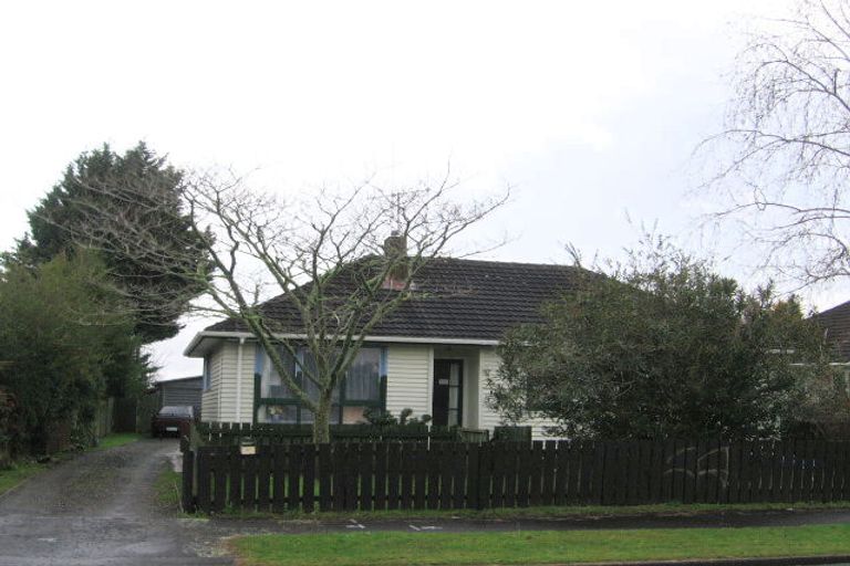 Photo of property in 10 Montgomery Crescent, Bader, Hamilton, 3206