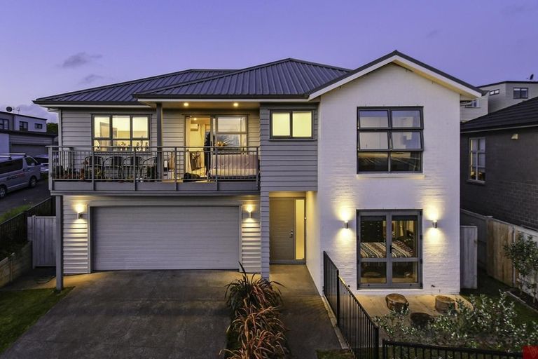 Photo of property in 77 Calluna Crescent, Totara Heights, Auckland, 2105