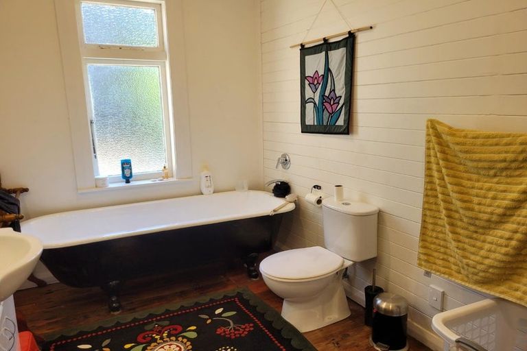 Photo of property in 52 Kitchener Street, Martinborough, 5711