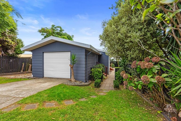 Photo of property in 10c Emerald Place, Papamoa Beach, Papamoa, 3118