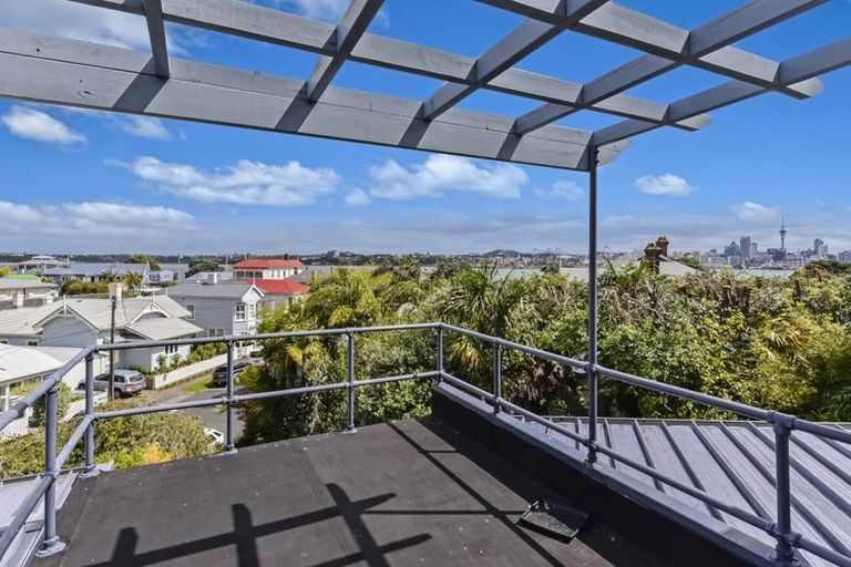 Photo of property in 9 Garden Terrace, Devonport, Auckland, 0624