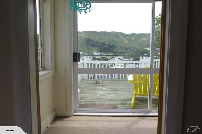 Photo of property in 28 Melbourne Road, Island Bay, Wellington, 6023