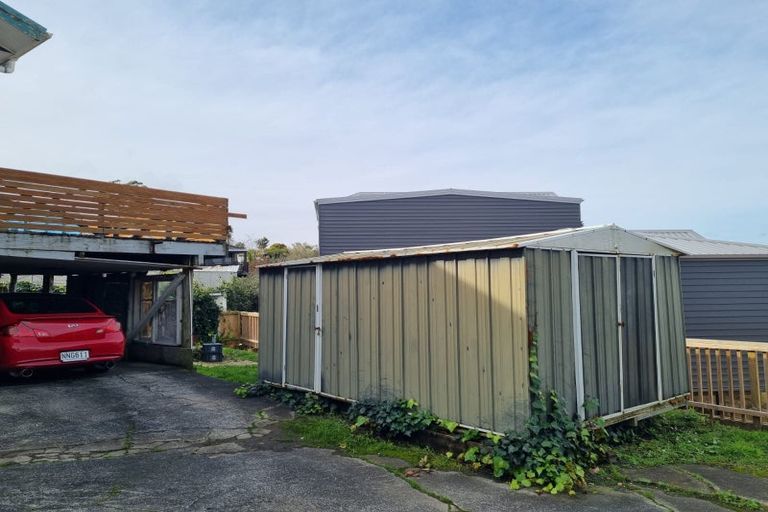 Photo of property in 45 Hobsonville Road, West Harbour, Auckland, 0618