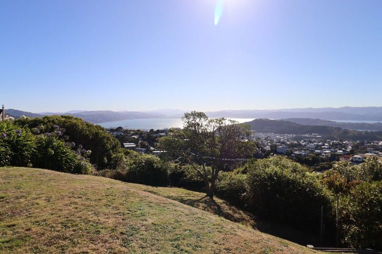 Photo of property in 83 Ashton Fitchett Drive, Brooklyn, Wellington, 6021