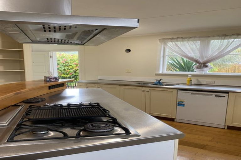 Photo of property in 14 Buckley Grove, Paraparaumu, 5032