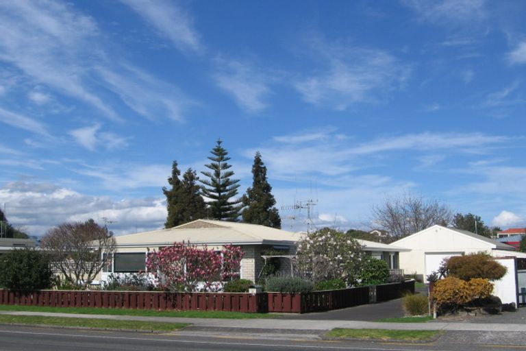 Photo of property in 98 Ngatai Road, Otumoetai, Tauranga, 3110