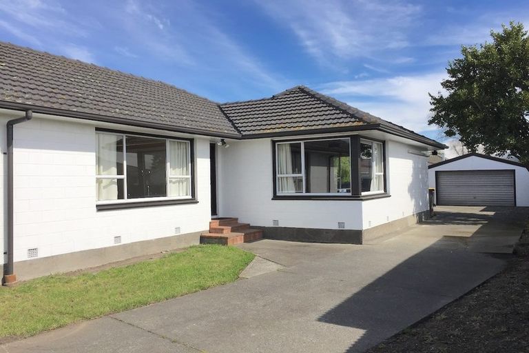 Photo of property in 4 Oriana Crescent, Hornby, Christchurch, 8042