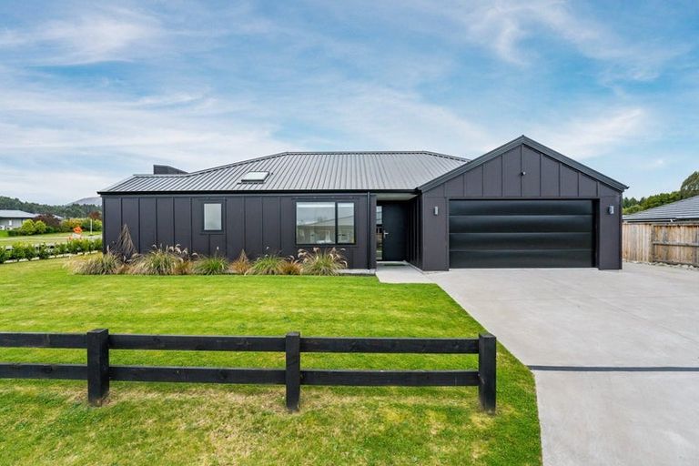 Photo of property in 1 Larches Lane, Kinloch, 3377