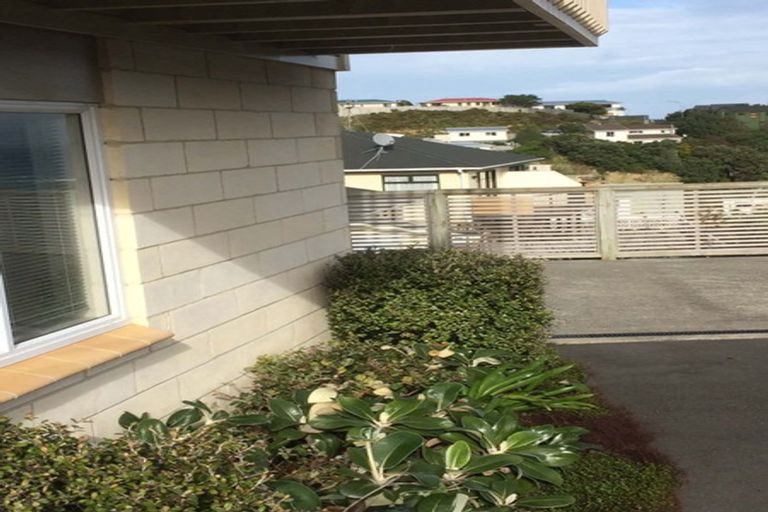 Photo of property in 16 Frobisher Street, Island Bay, Wellington, 6023