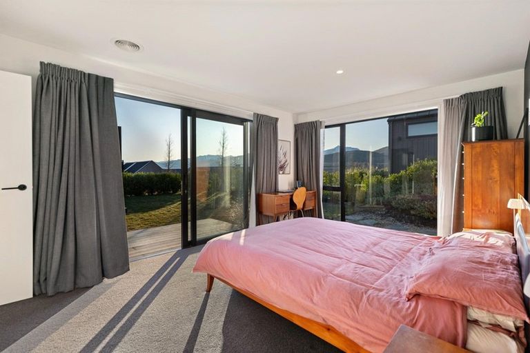 Photo of property in 2 Wanderer Lane, Jacks Point, Queenstown, 9371