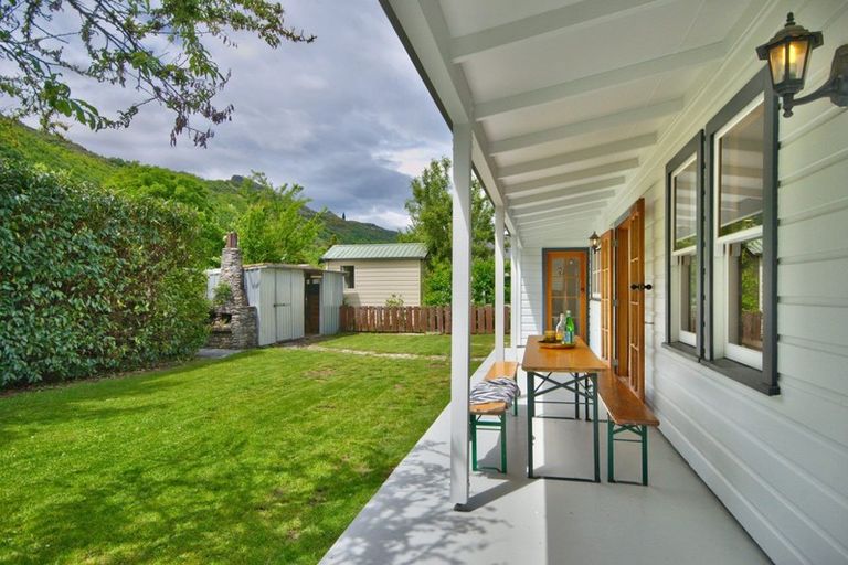 Photo of property in 25 Bedford Street, Arrowtown, 9302