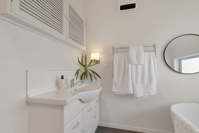 Photo of property in 107 Windermere Road, Papanui, Christchurch, 8053