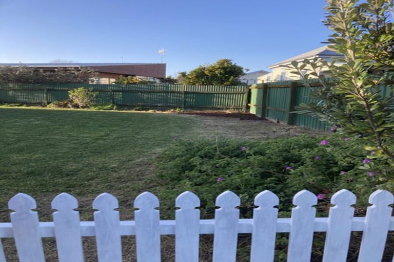 Photo of property in 2 Burness Road, Greenmeadows, Napier, 4112