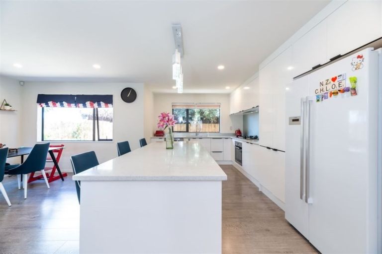 Photo of property in 14 Kotuku Street, Te Atatu Peninsula, Auckland, 0610