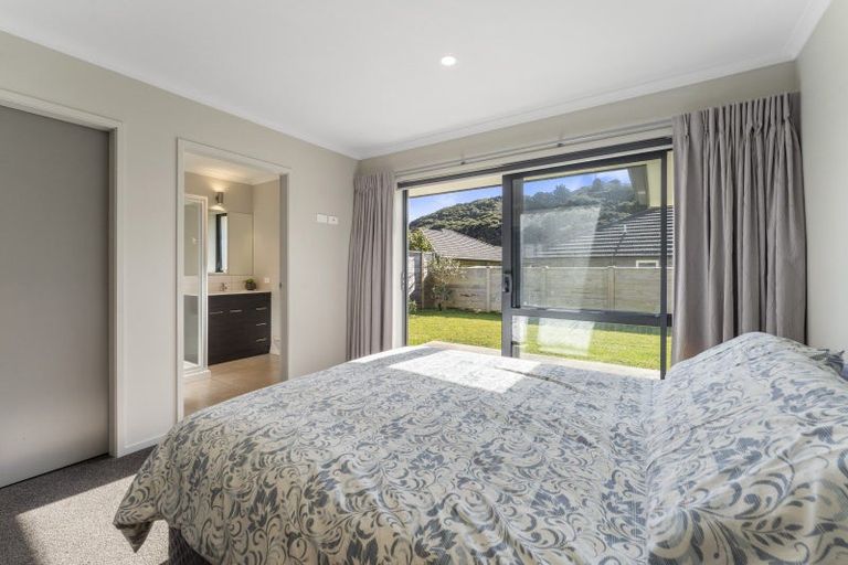Photo of property in 16 Tradewinds Drive, Whitby, Porirua, 5024