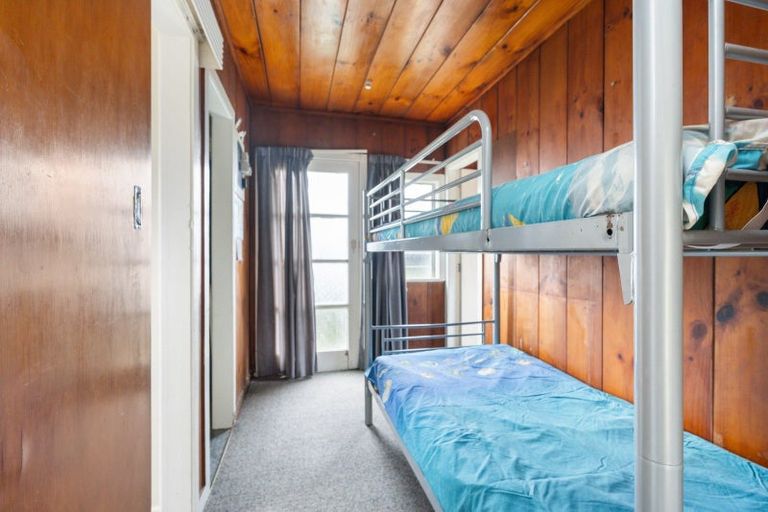 Photo of property in 11 Ringer Avenue, Matapouri, Whangarei, 0173