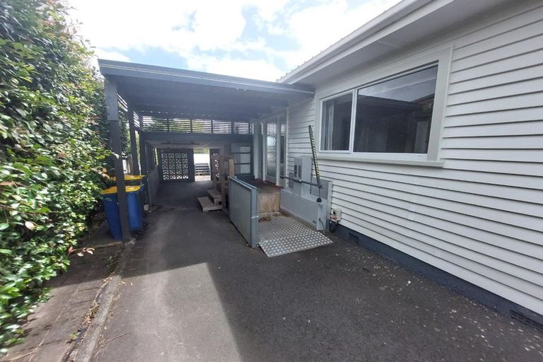 Photo of property in 6 Crichton Terrace, Hauraki, Auckland, 0622