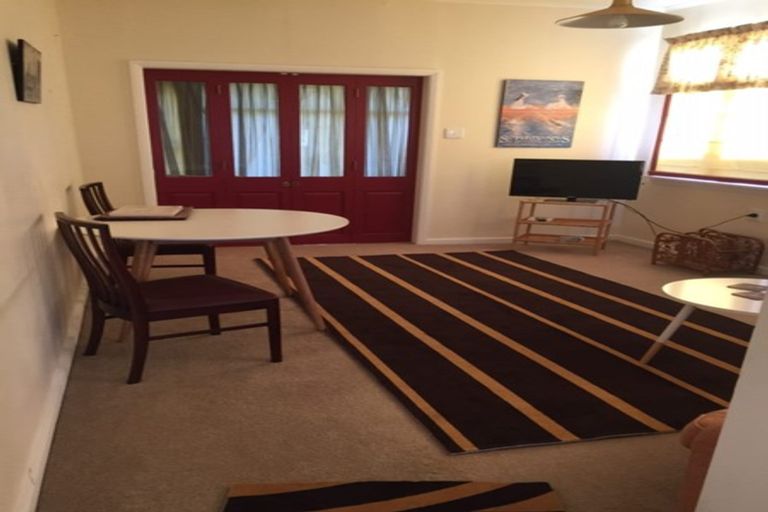 Photo of property in 1 Renown Road, Raumati South, Paraparaumu, 5032