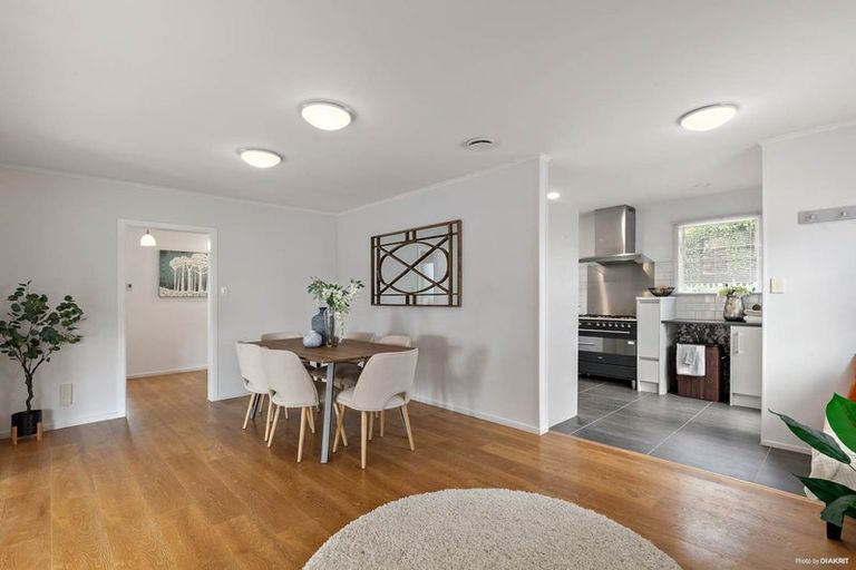 Photo of property in 2/20 Hogans Road, Glenfield, Auckland, 0629