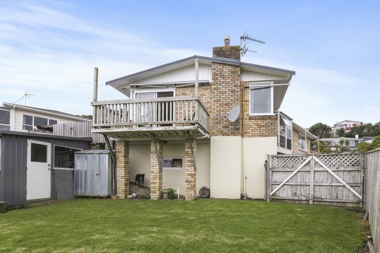 Photo of property in 15 Mount View Place, Spotswood, New Plymouth, 4310