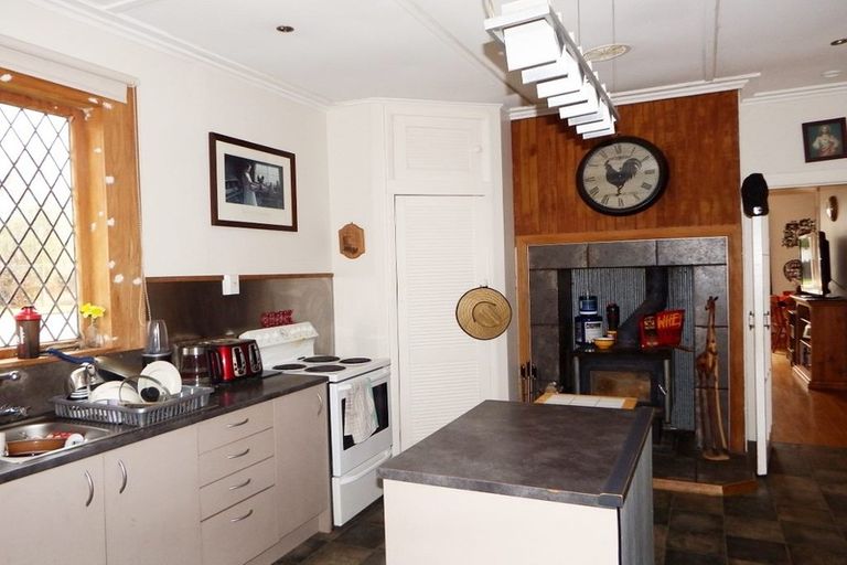 Photo of property in 25 Hunia Street, Marton, 4710