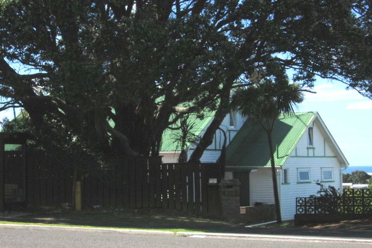 Photo of property in 1/203 East Coast Road, Castor Bay, Auckland, 0620