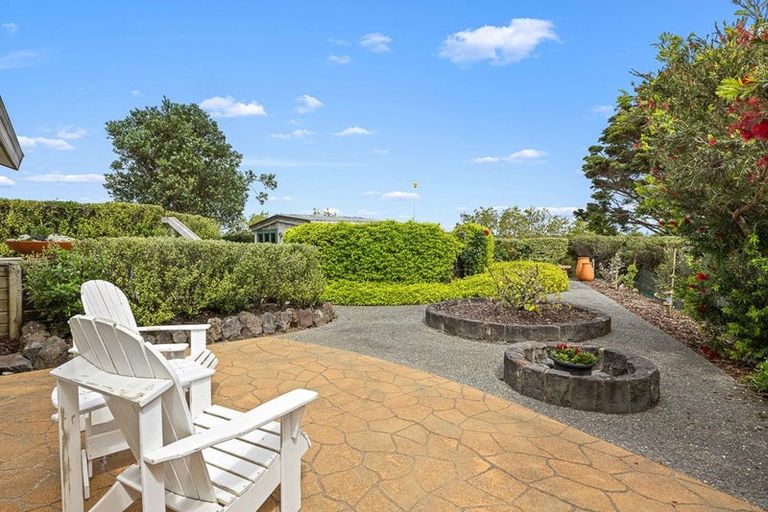 Photo of property in 70 Ngarewa Drive, Mahurangi West, Warkworth, 0983
