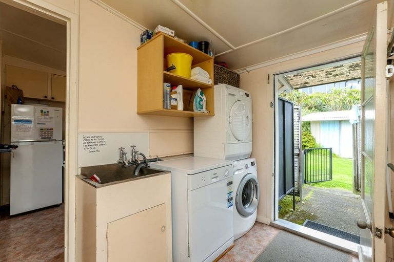 Photo of property in 30 Tasman Parade, Oakura, 4314