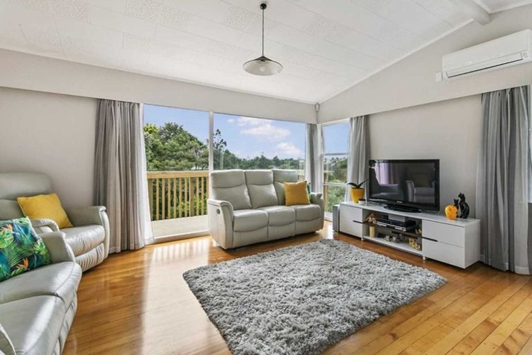 Photo of property in 1/8 Kororo Street, Northcote, Auckland, 0627