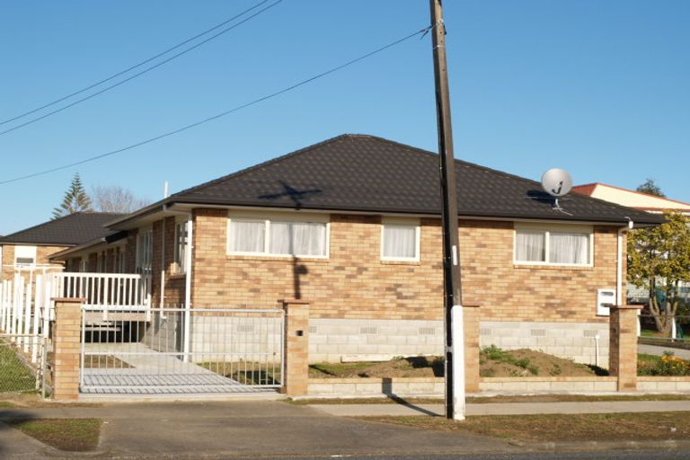Photo of property in 25 Royton Avenue, Mangere East, Auckland, 2024