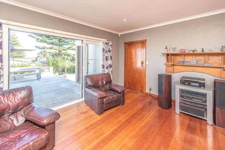 Photo of property in 9 Ashton Terrace, Castlecliff, Whanganui, 4501