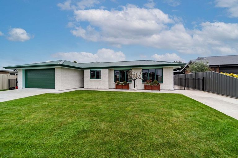 Photo of property in 7 Gregory Grove, Clive, 4102