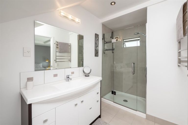 Photo of property in 3 Oneroa Road, Russell, 0202