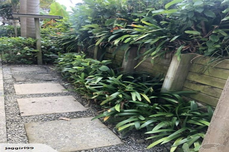 Photo of property in 3/4a Corrella Road, Belmont, Auckland, 0622