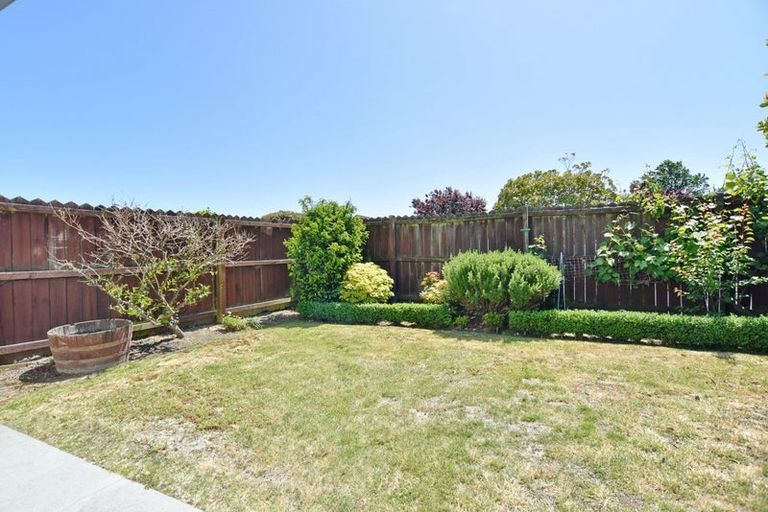 Photo of property in 1/15 Heathglen Avenue, Parklands, Christchurch, 8083