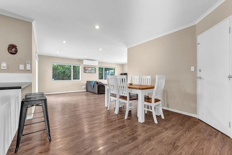Photo of property in 1 Nirmal Place, Sunnyvale, Auckland, 0612