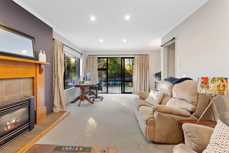 Photo of property in 9 Banks Place, Rangiora, 7400