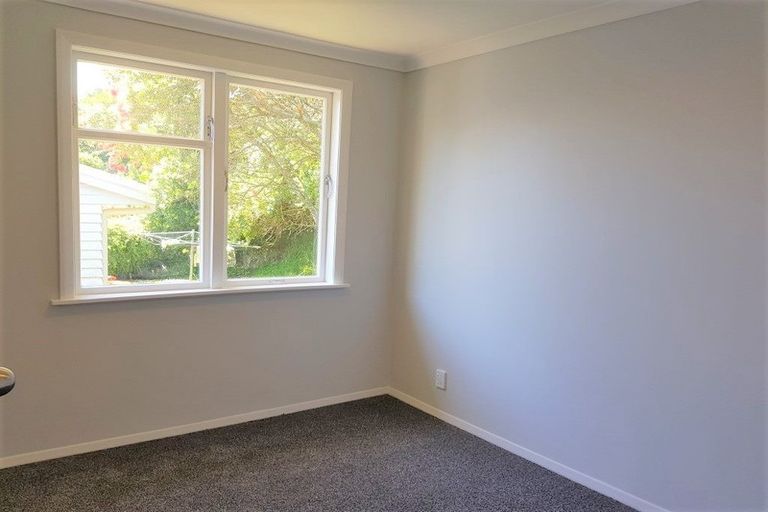 Photo of property in 38 Cardiff Crescent, Cannons Creek, Porirua, 5024