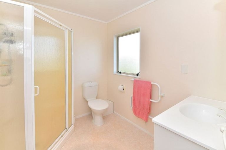 Photo of property in 37 Pacific Parade, Army Bay, Whangaparaoa, 0930