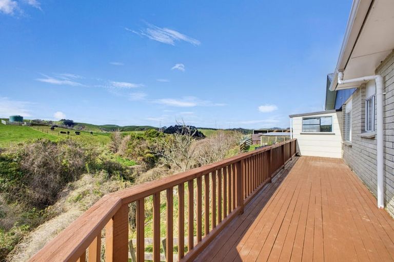 Photo of property in 131 Tiromoana Road, Maata, Eltham, 4398