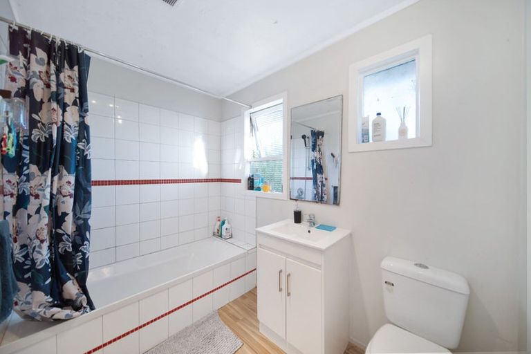 Photo of property in 24 Winsford Street, Manurewa, Auckland, 2102