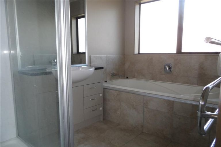 Photo of property in 15a Thomas Road, Flat Bush, Auckland, 2019