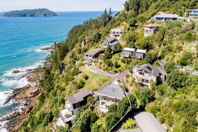 Photo of property in 22 Oceana Heights, Tairua, 3508