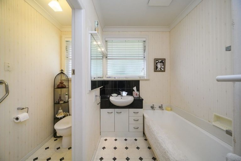 Photo of property in 77 Birmingham Street, Takaro, Palmerston North, 4412