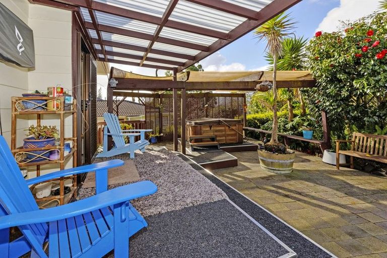 Photo of property in 11 Panzic Place, Glen Eden, Auckland, 0602