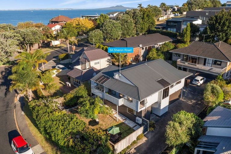 Photo of property in 1/5 Sharon Road, Waiake, Auckland, 0630